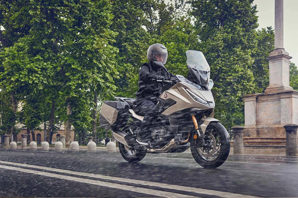 honda_nt1100_banner_149655988.webp