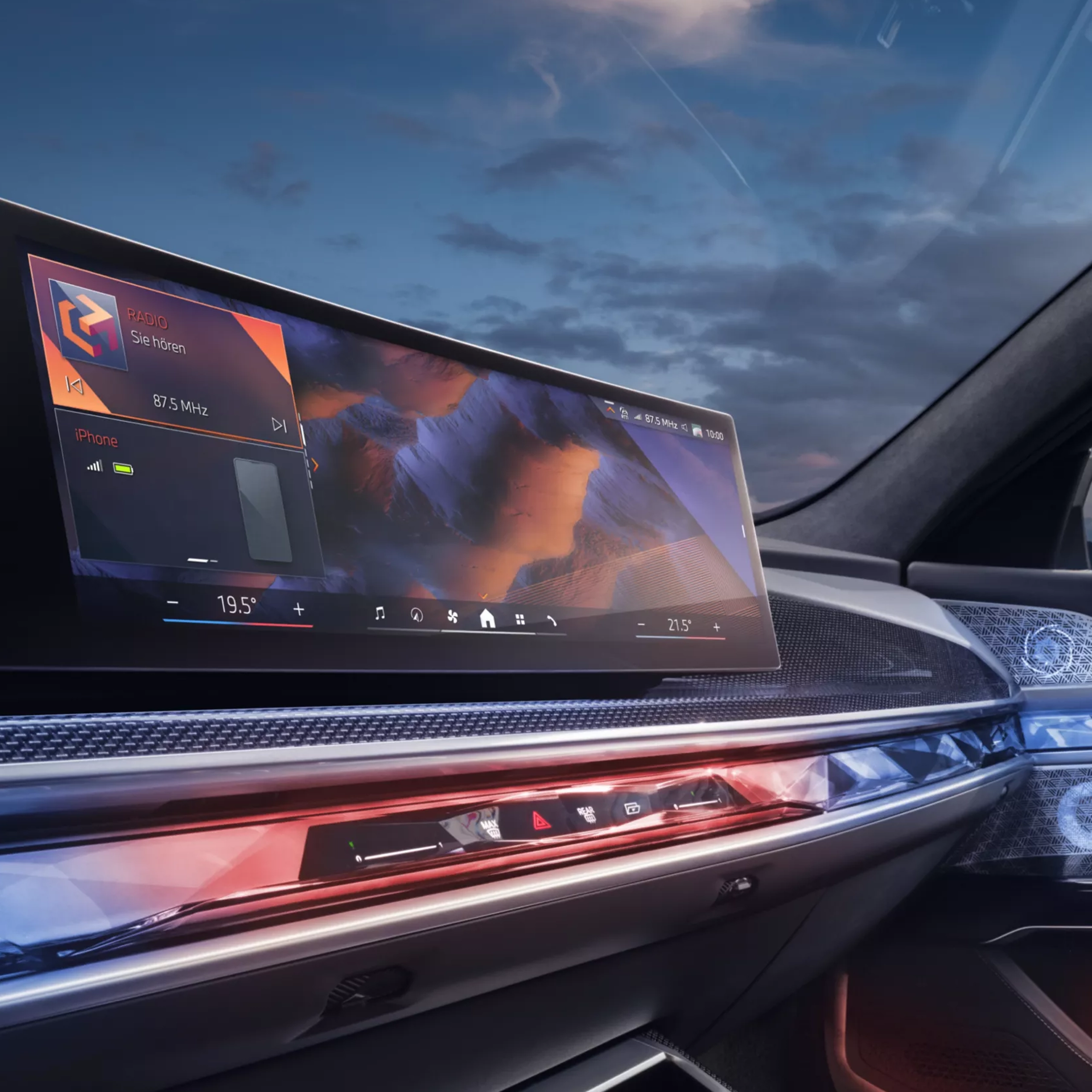 Habitacle spacieux de la BMW Série 7 avec éclairage d’ambiance et finitions bois