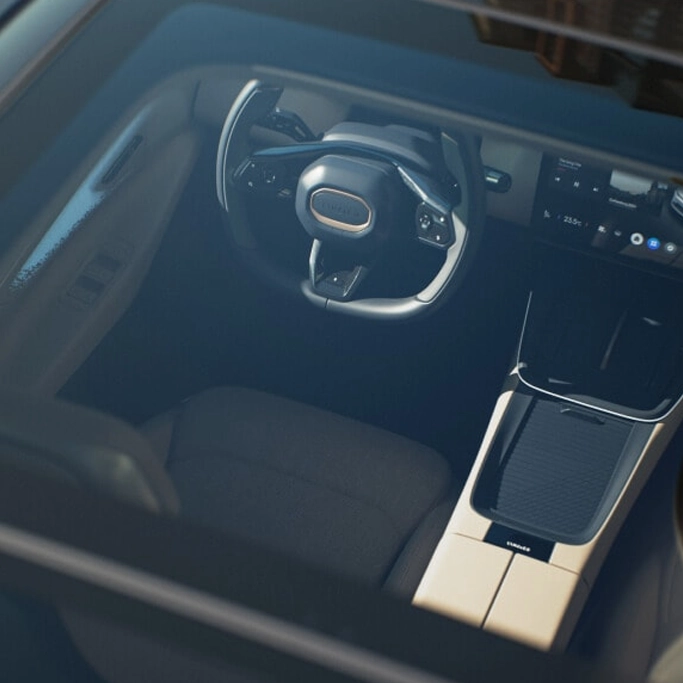 Tableau de bord numérique du Lynk & Co 08 hybride rechargeable