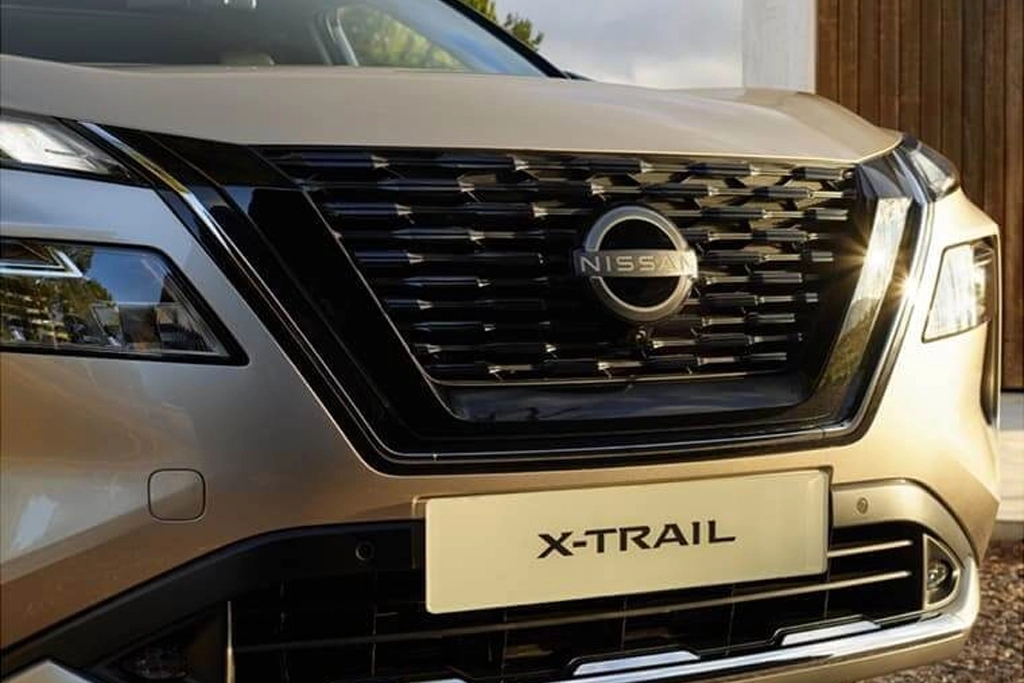 Vue avant calendre du Nissan X-Trail Hybride rechargeable
